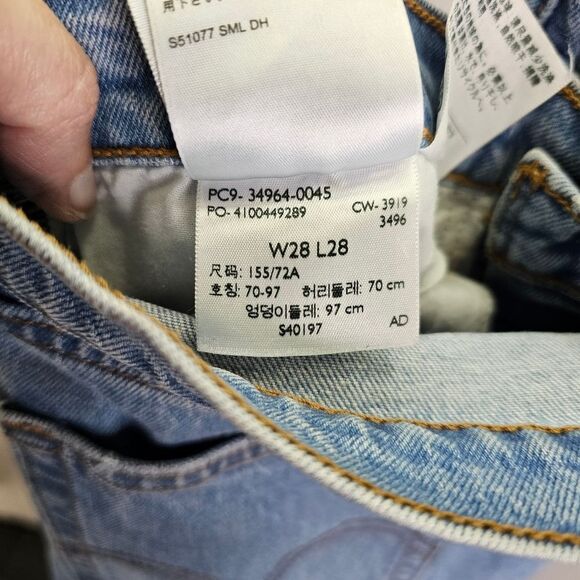 Levi's Light Wash Wedgie Straight Jeans Size 28 - Picture 7 of 10